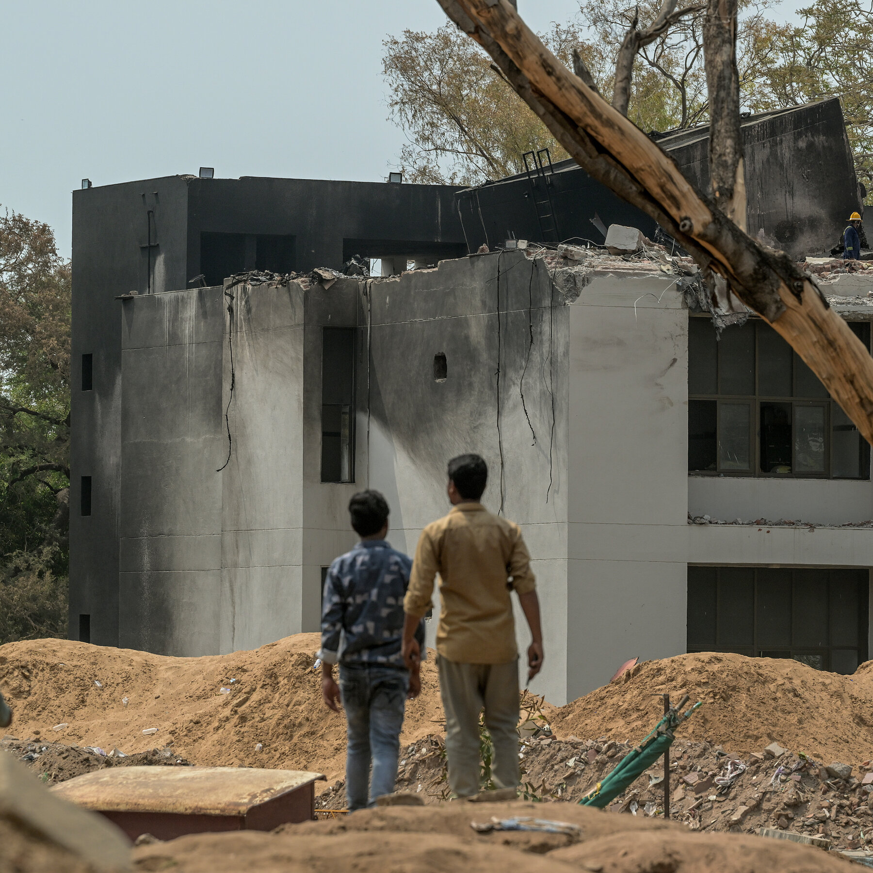 U.S. Investigators Arrive at Scene of Plane Crash in India