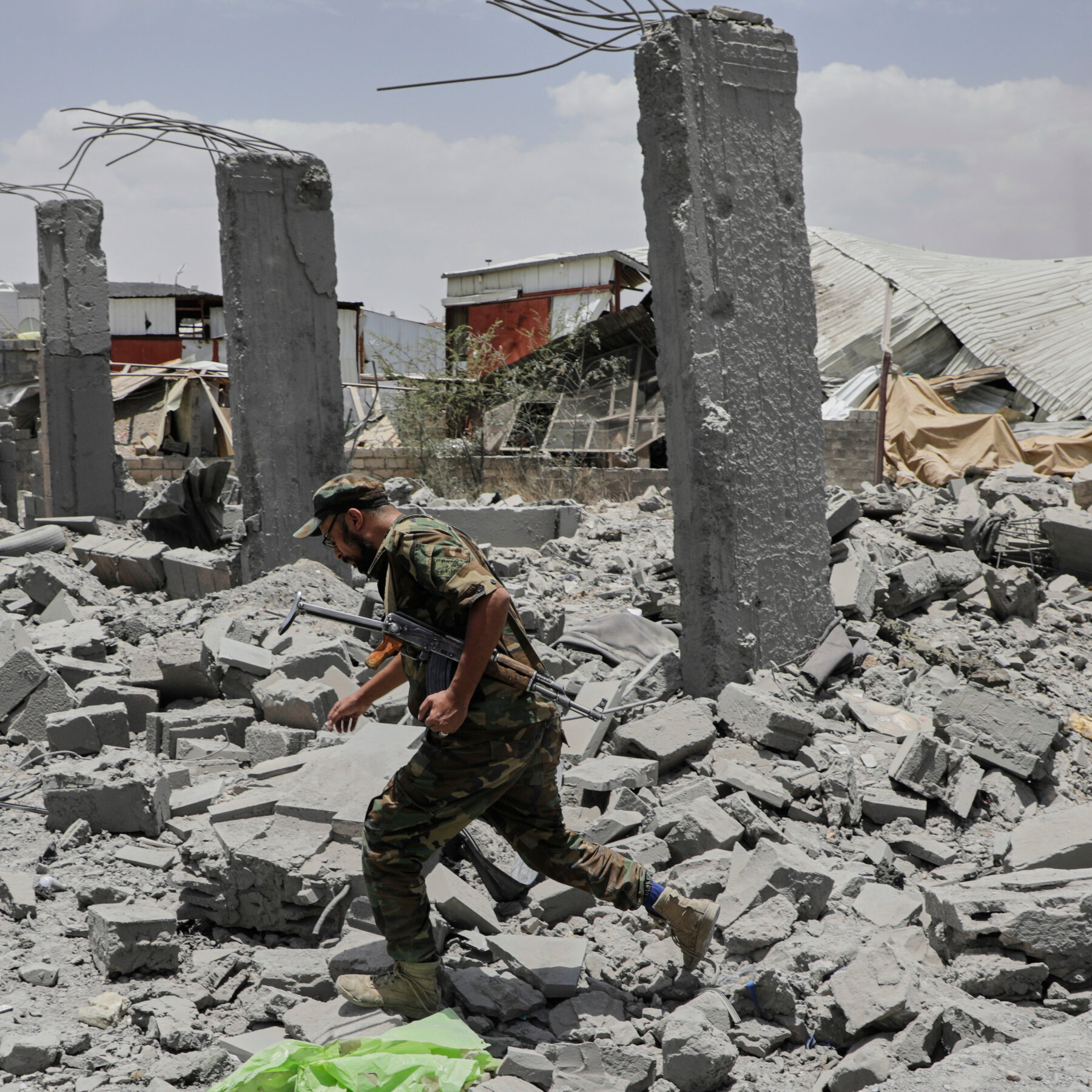 U.S. Military Says Its Air Campaign Has Hit More Than 800 Targets in Yemen