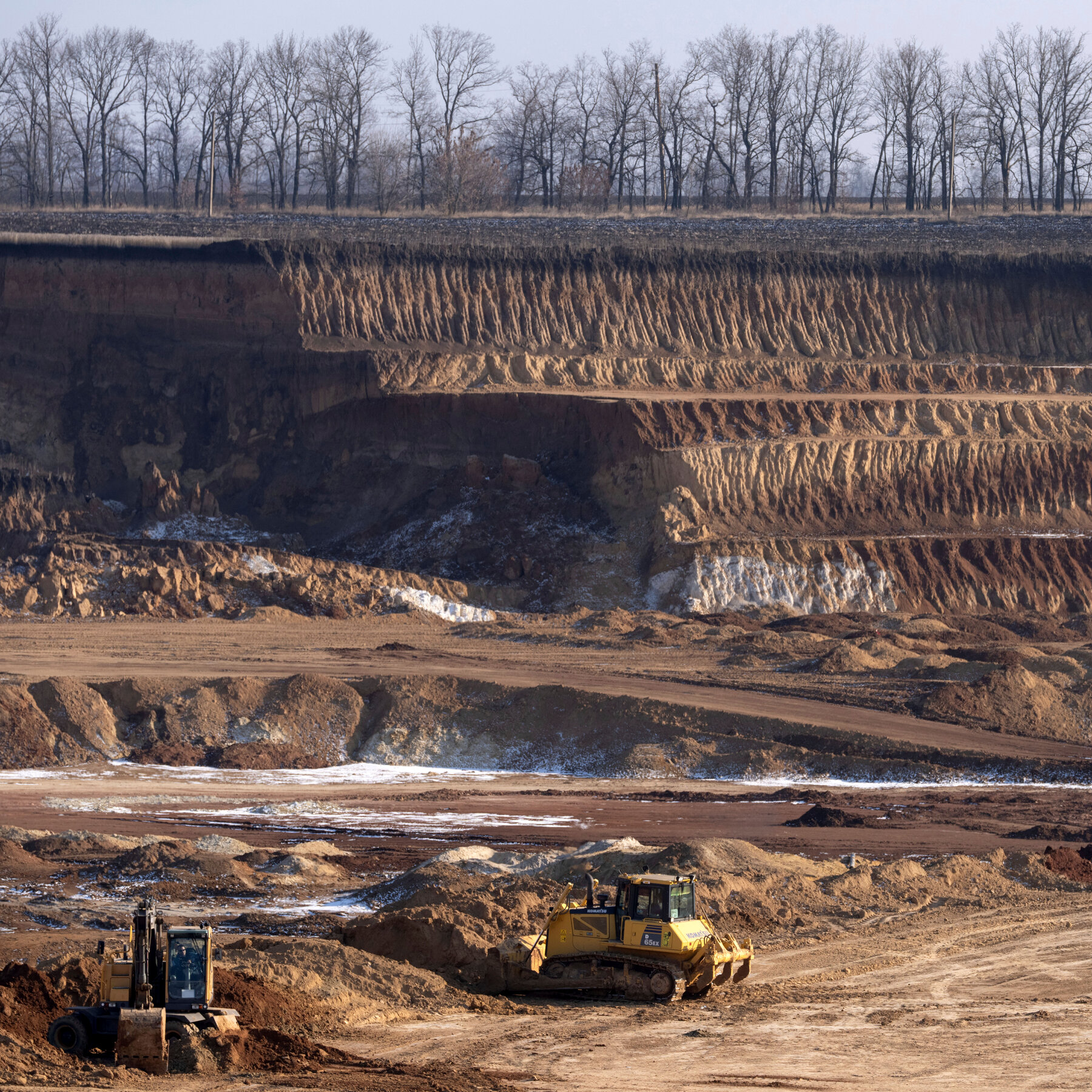 U.S. Pressing Tough Demands in Revised Deal for Ukraine’s Minerals