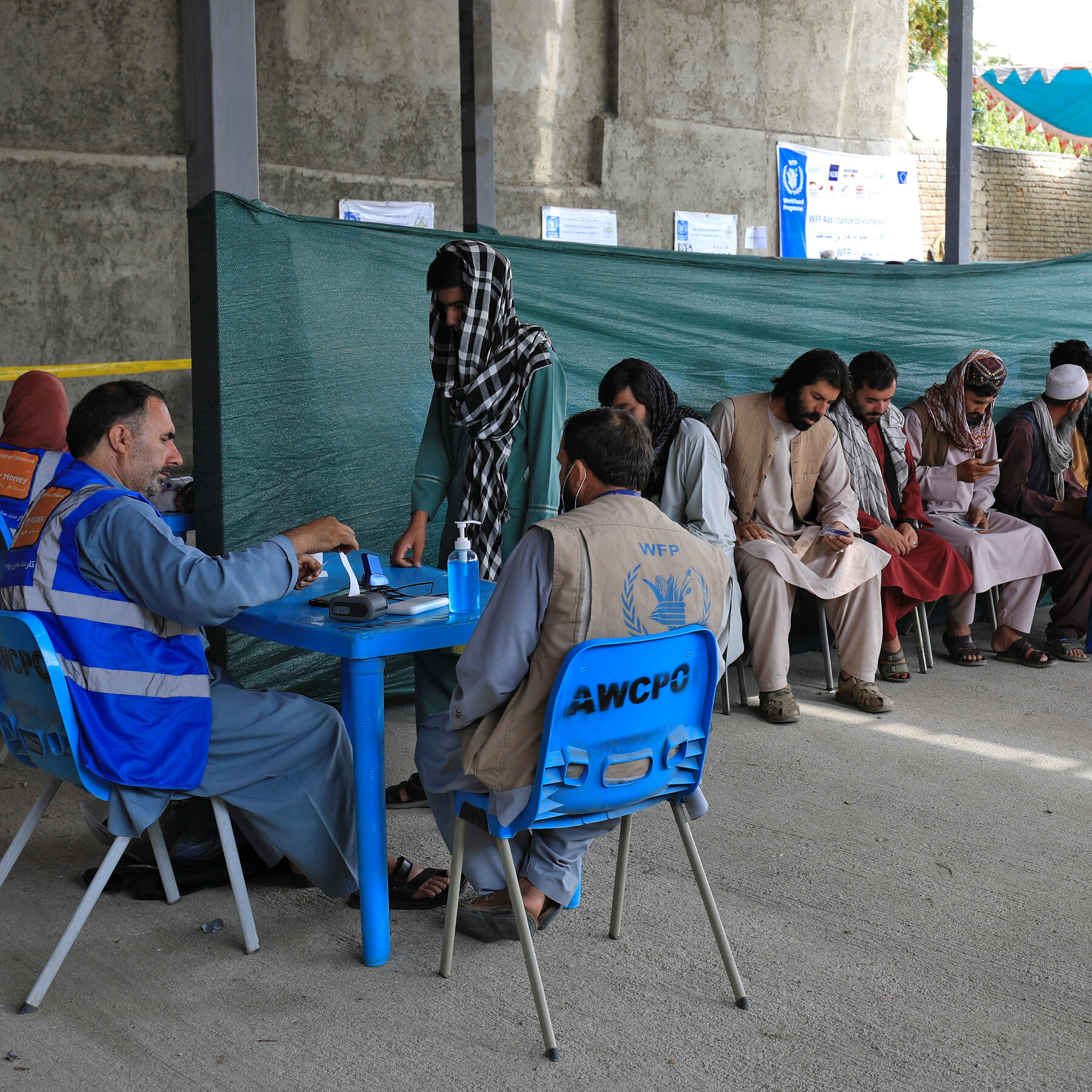 U.S. Slashes Many of the Aid Programs It Had Promised to Keep