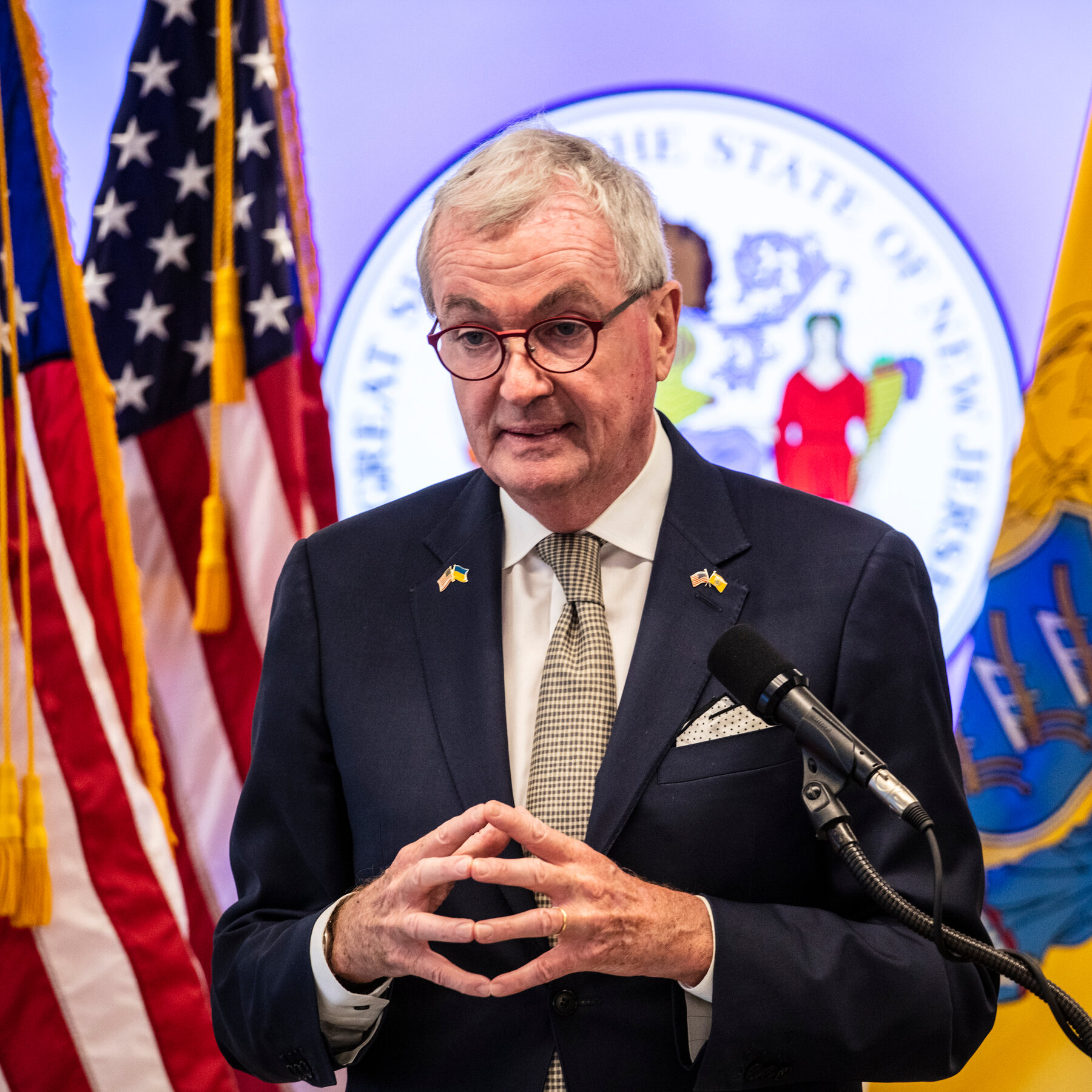 U.S. Subpoenas Governor Who Said He Would House Migrant at His Home