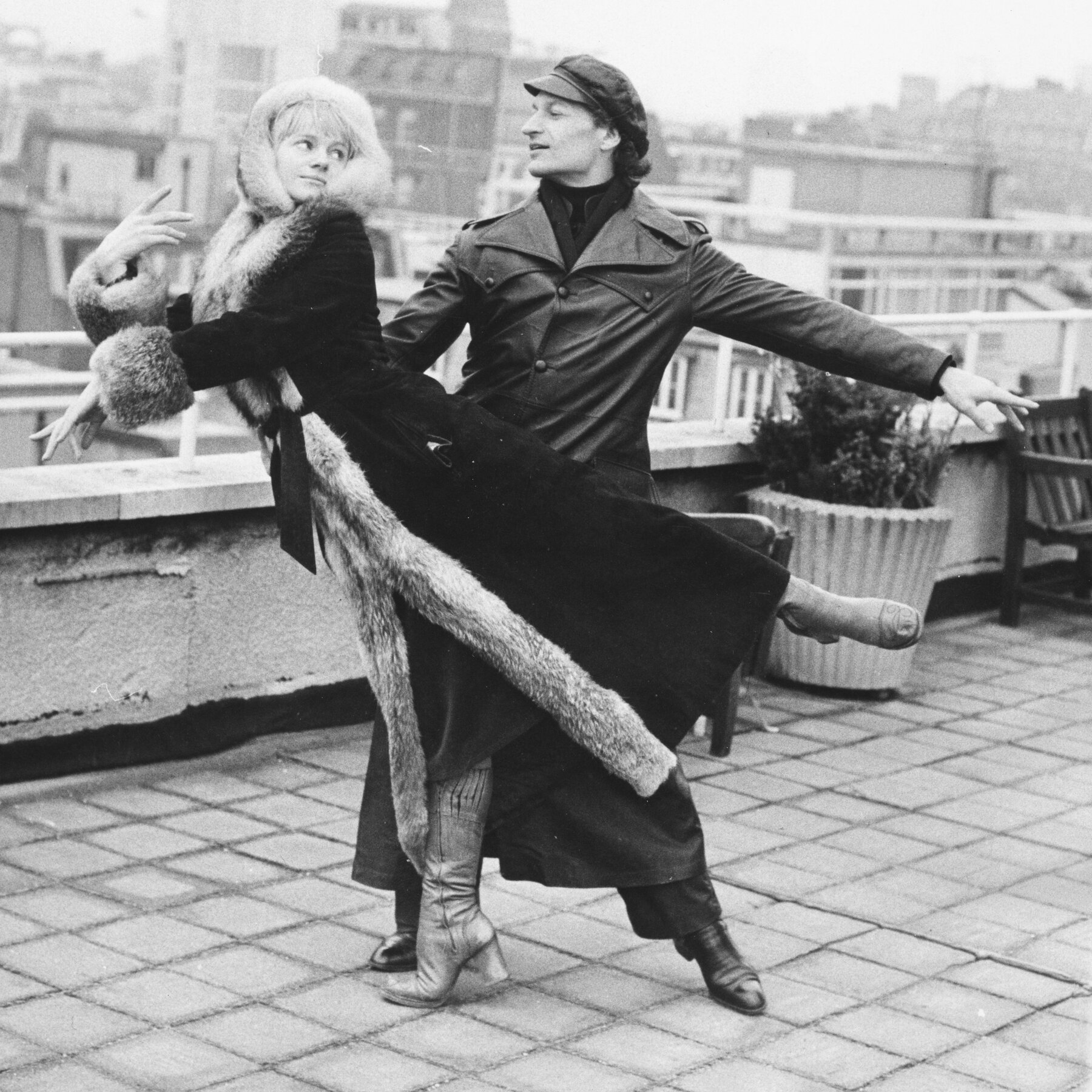 Valery Panov, Ballet Star Who Fought to Leave the U.S.S.R., Dies at 87