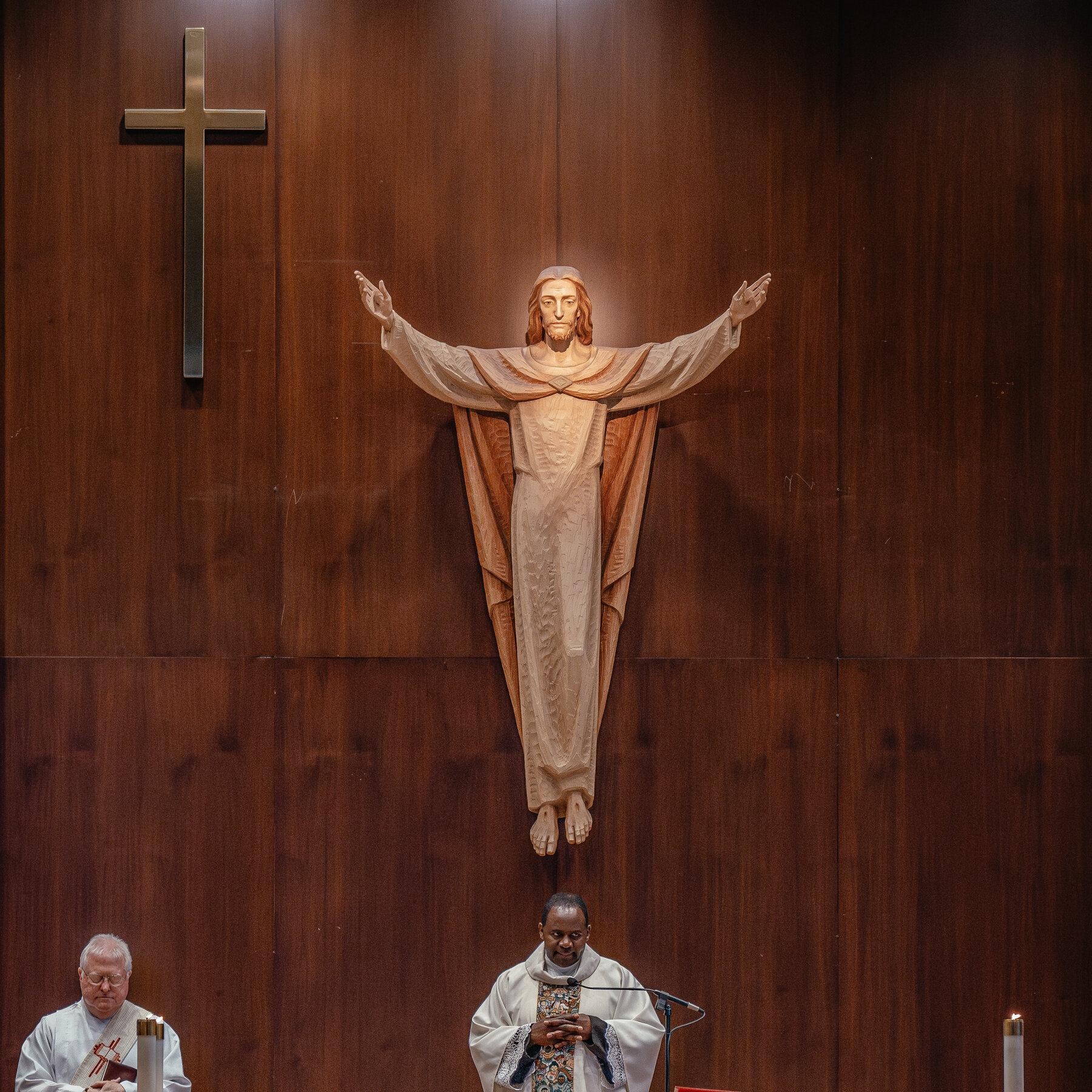 ‘Viva Papa Leo!’ At U.S. Masses, Dawn of Homegrown Pope Brings an Air of Electricity.