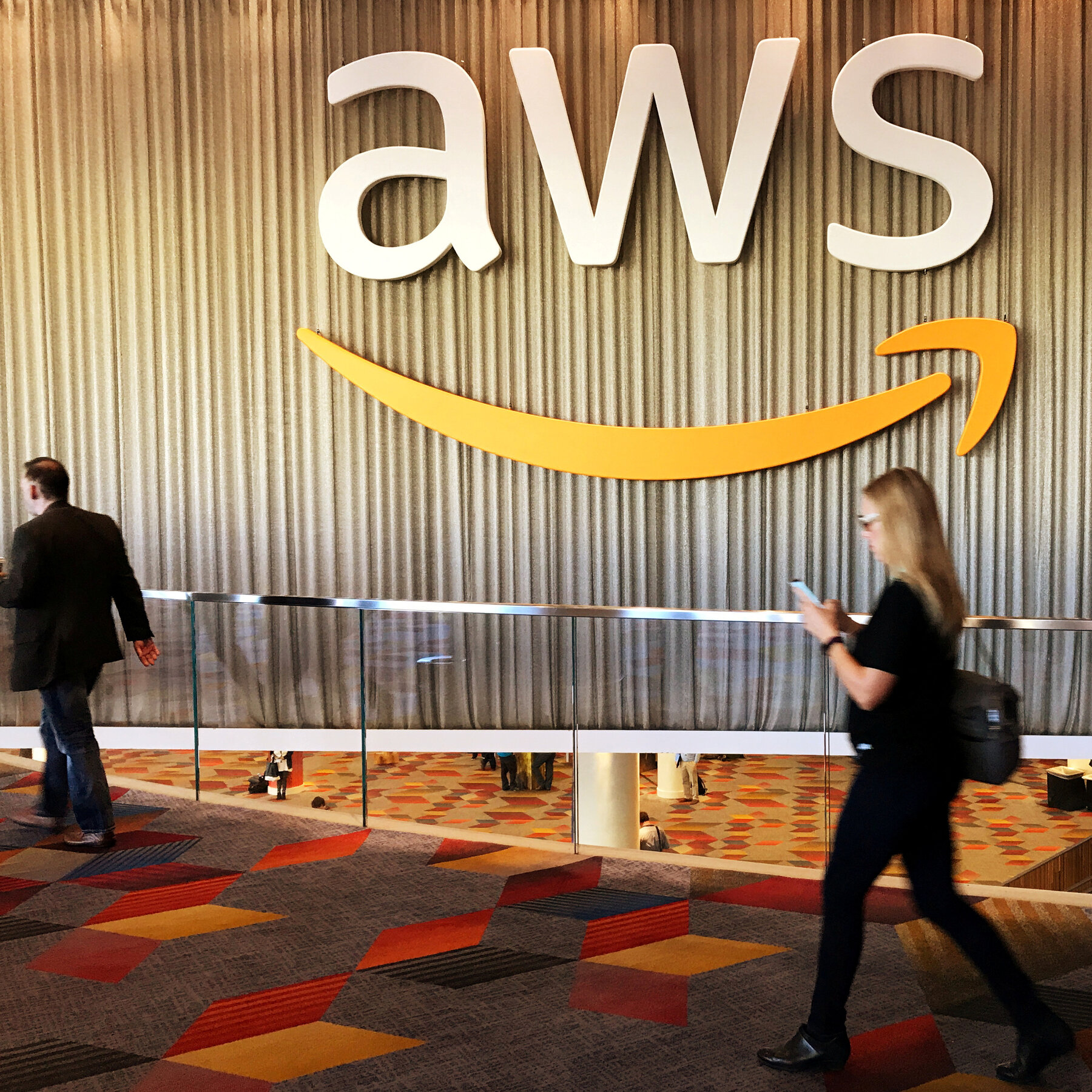 Websites Including Amazon, Coinbase and Roblox Report Outages After AWS Disruption