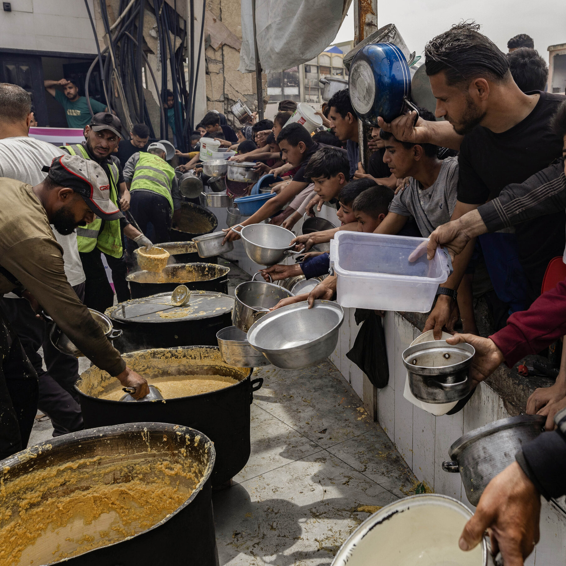 Wednesday Briefing: Israeli Officers Warn of Famine