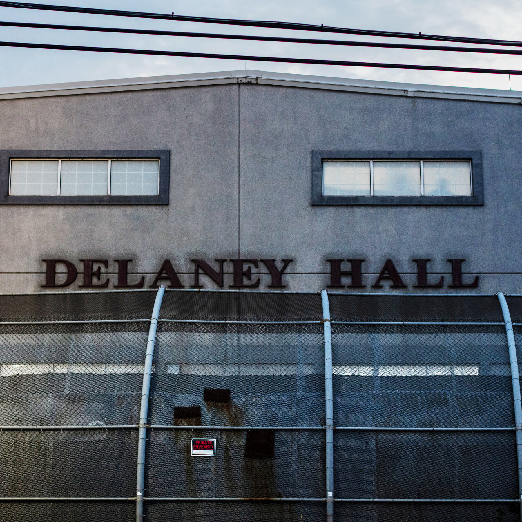 What Led to 4 Detainees Escaping a Migrant Facility in Newark?
