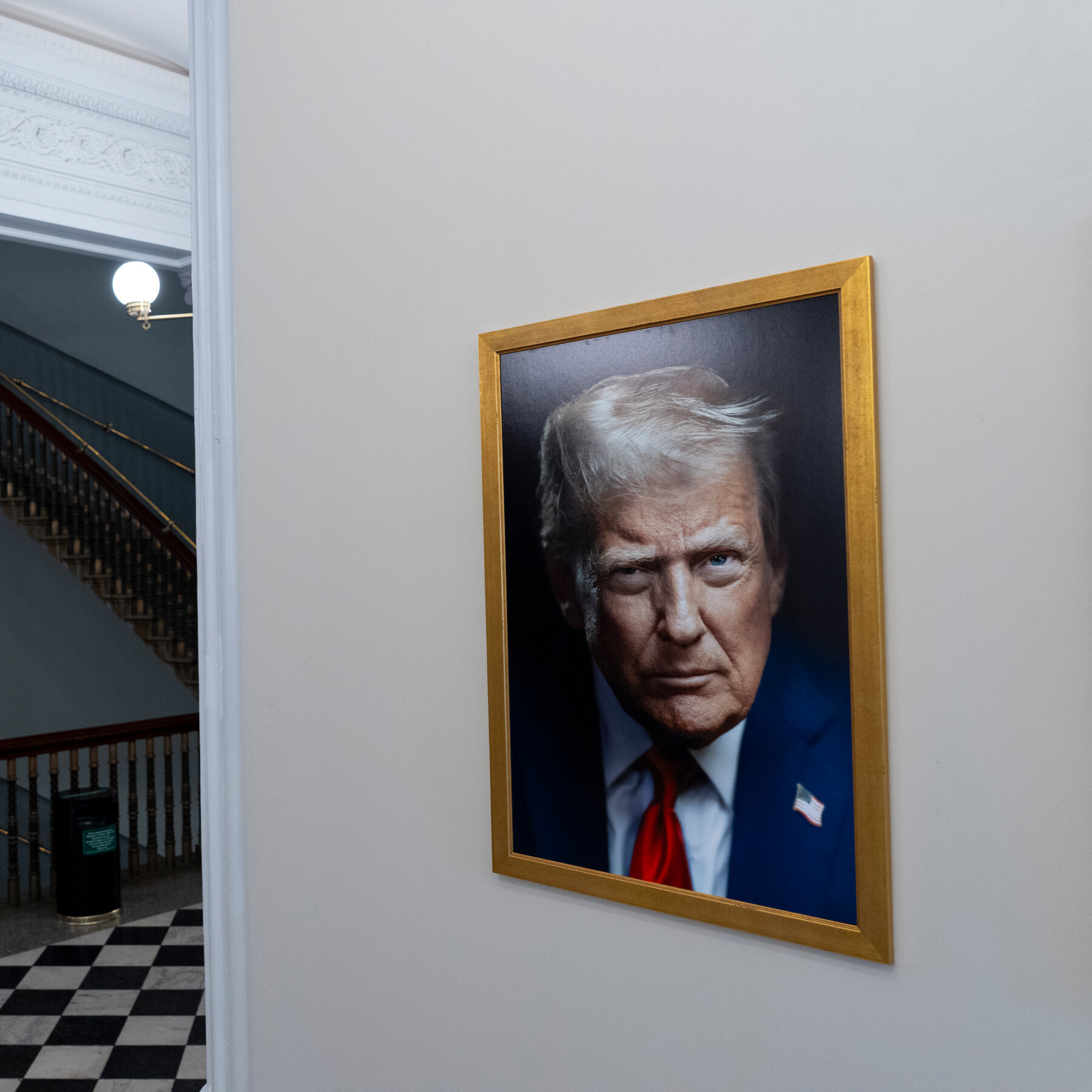 White House Unveils a New Official Portrait of President Trump
