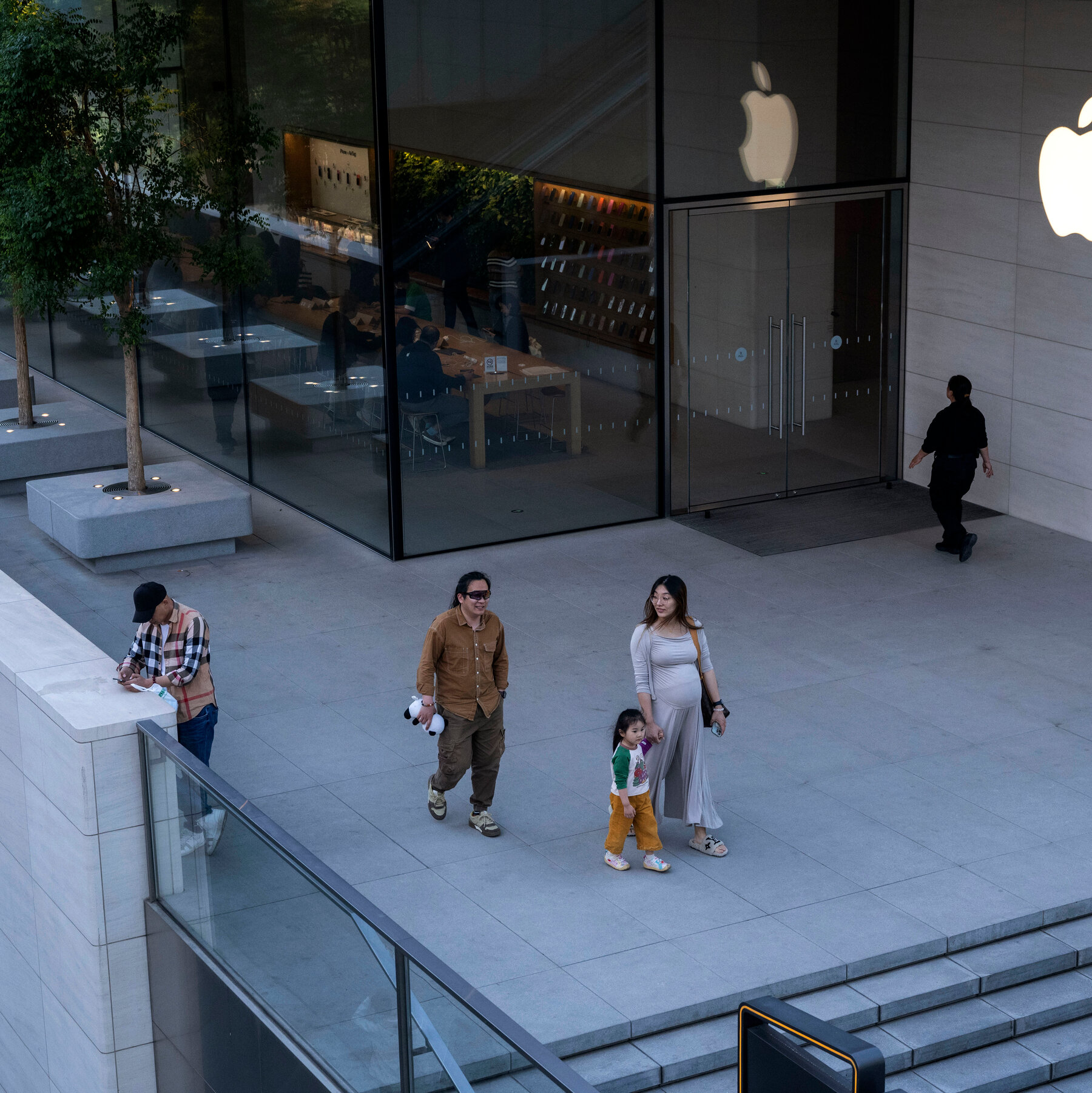 Why Apple Warned About a $900 Million Tariff Hit