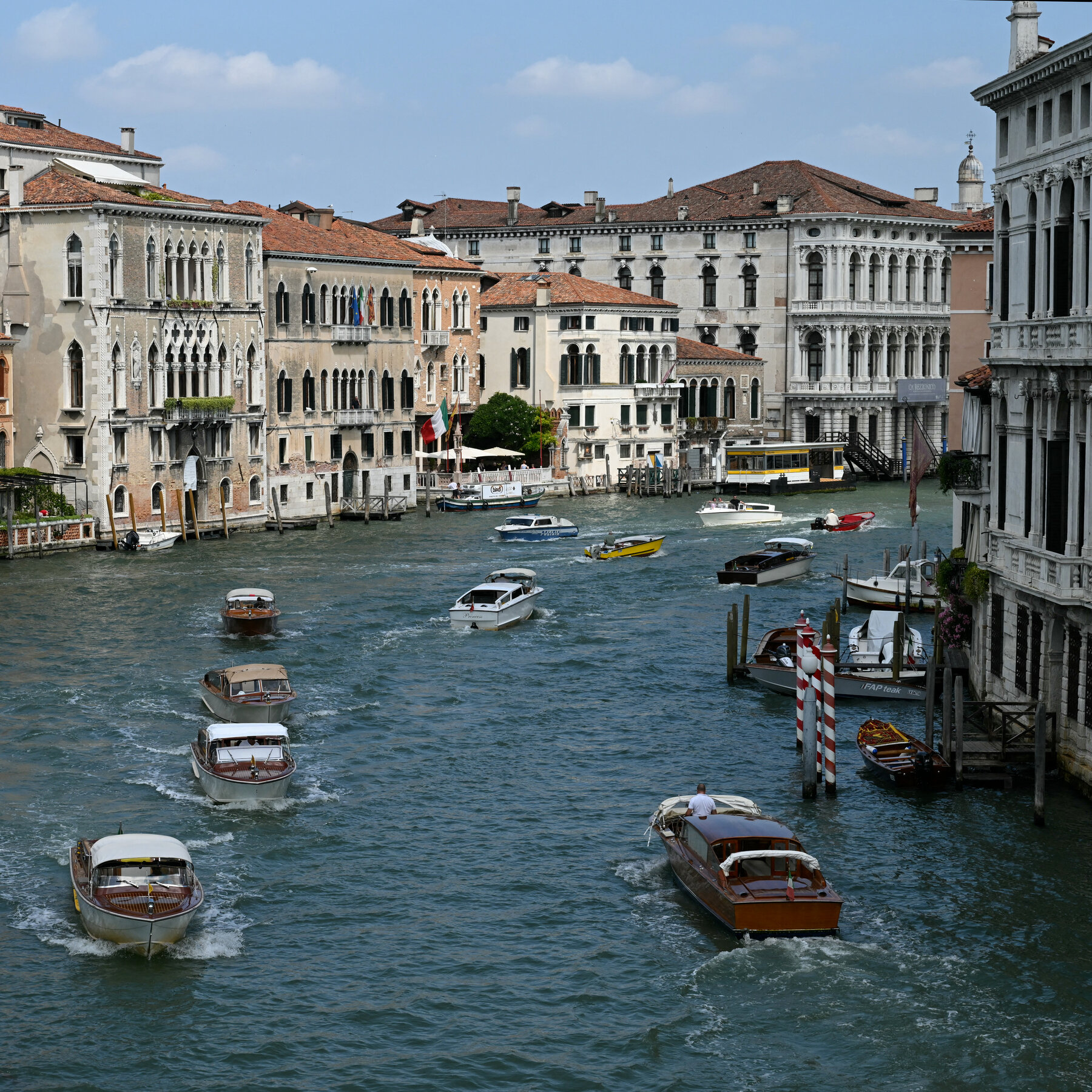 With Bezos Wedding, Venice Braces for Love in the Time of Tech Billionaires