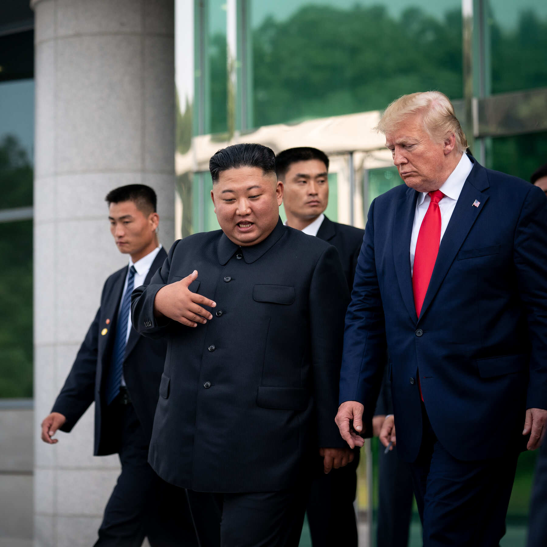 With Trump’s Asia Trip, Speculation Mounts of a Meeting With Kim Jong-un