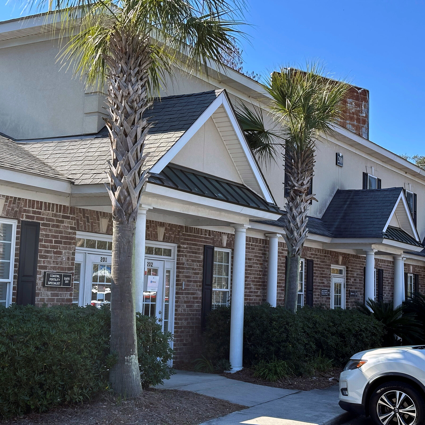 Woman Who Gave Birth to Another Couple’s Baby Sues I.V.F. Clinic