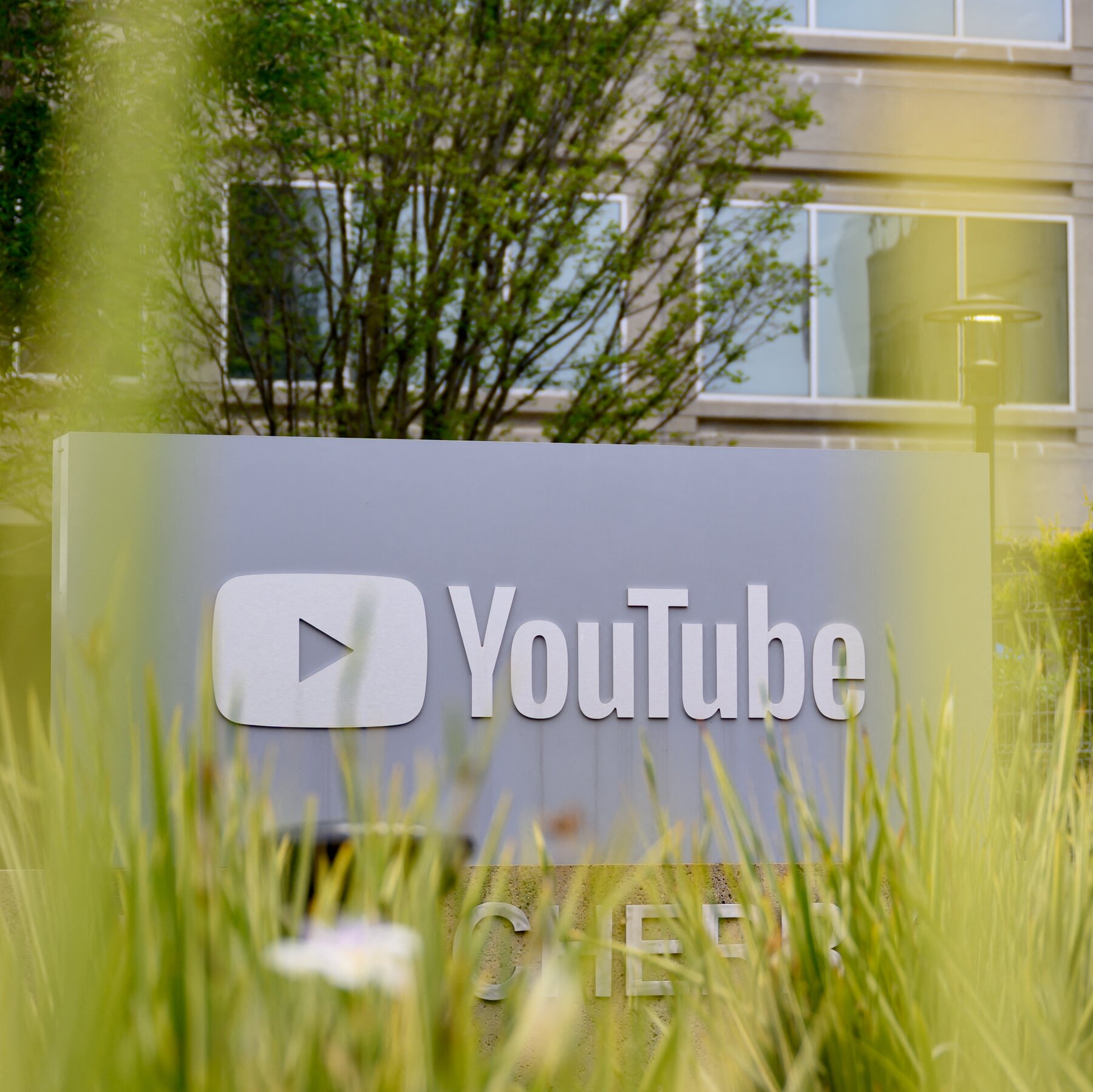 YouTube to Reinstate Accounts Banned Over Content Related to the Pandemic and 2020 Election